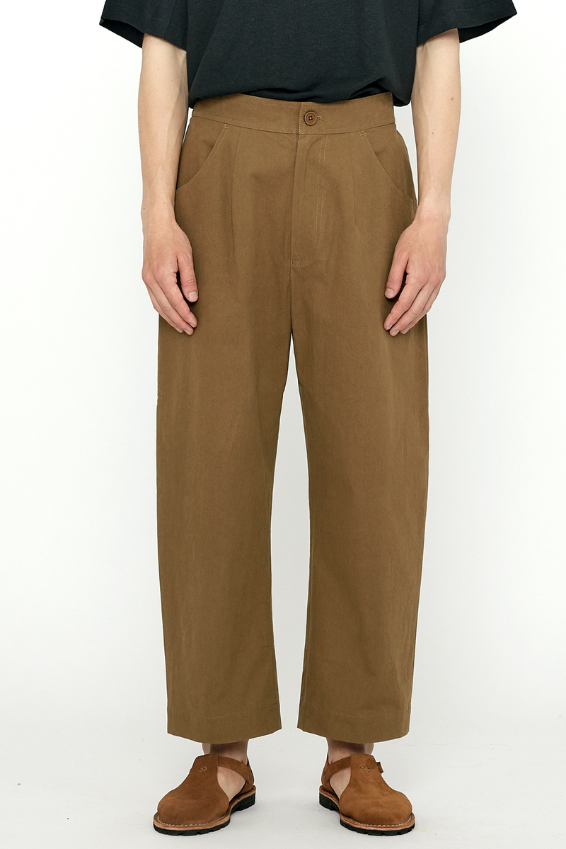 7115 By Szeki - Signature Curve-Legged Trouser