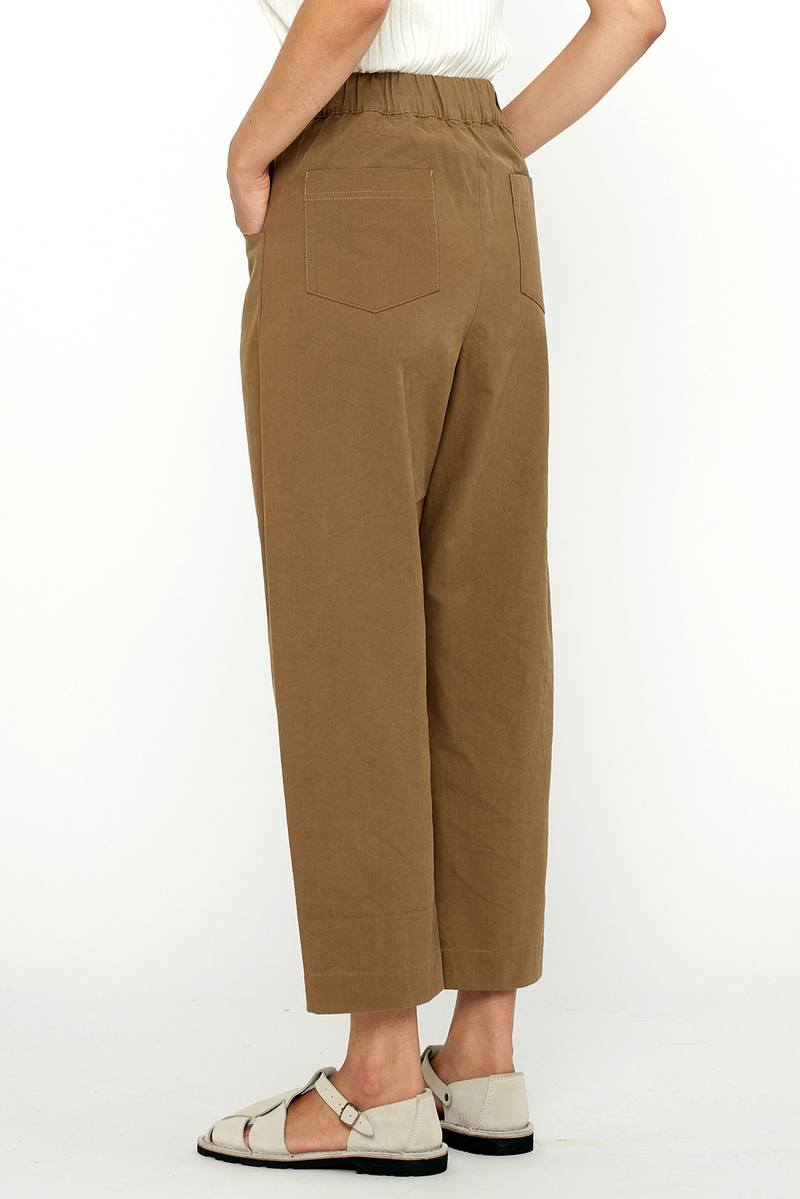 7115 By Szeki - Signature Curve-Legged Trouser