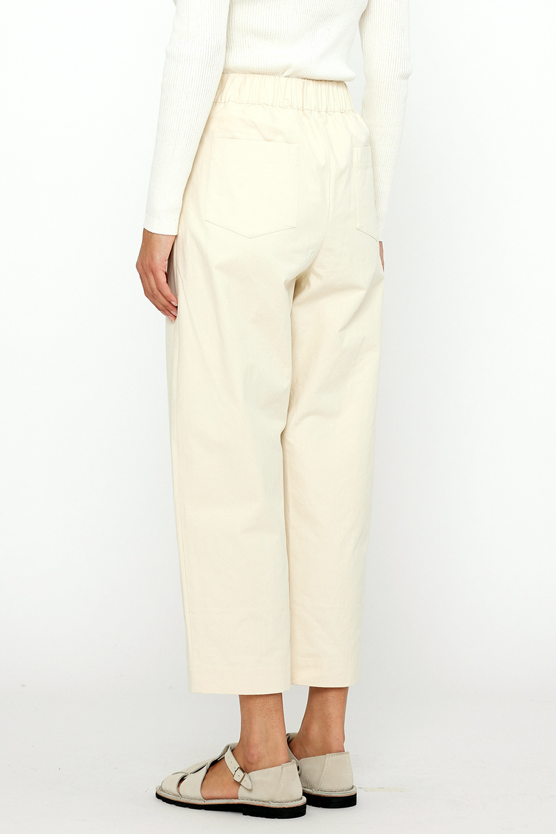 7115 By Szeki - Signature Curve-Legged Trouser