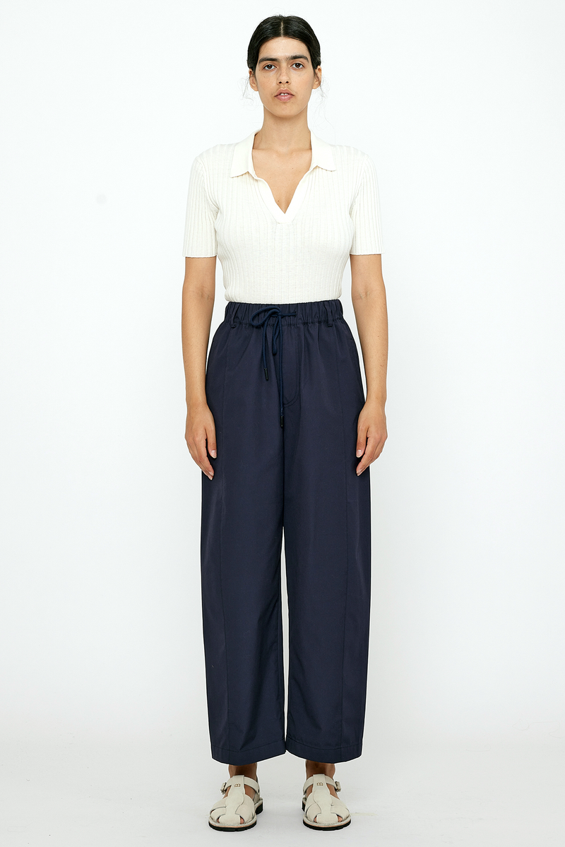 7115 By Szeki - Elastic Straight-Legged Trouser