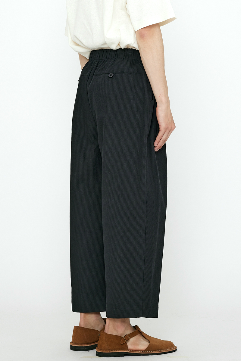 7115 By Szeki - Black Stripe Edition Pleated Trouser