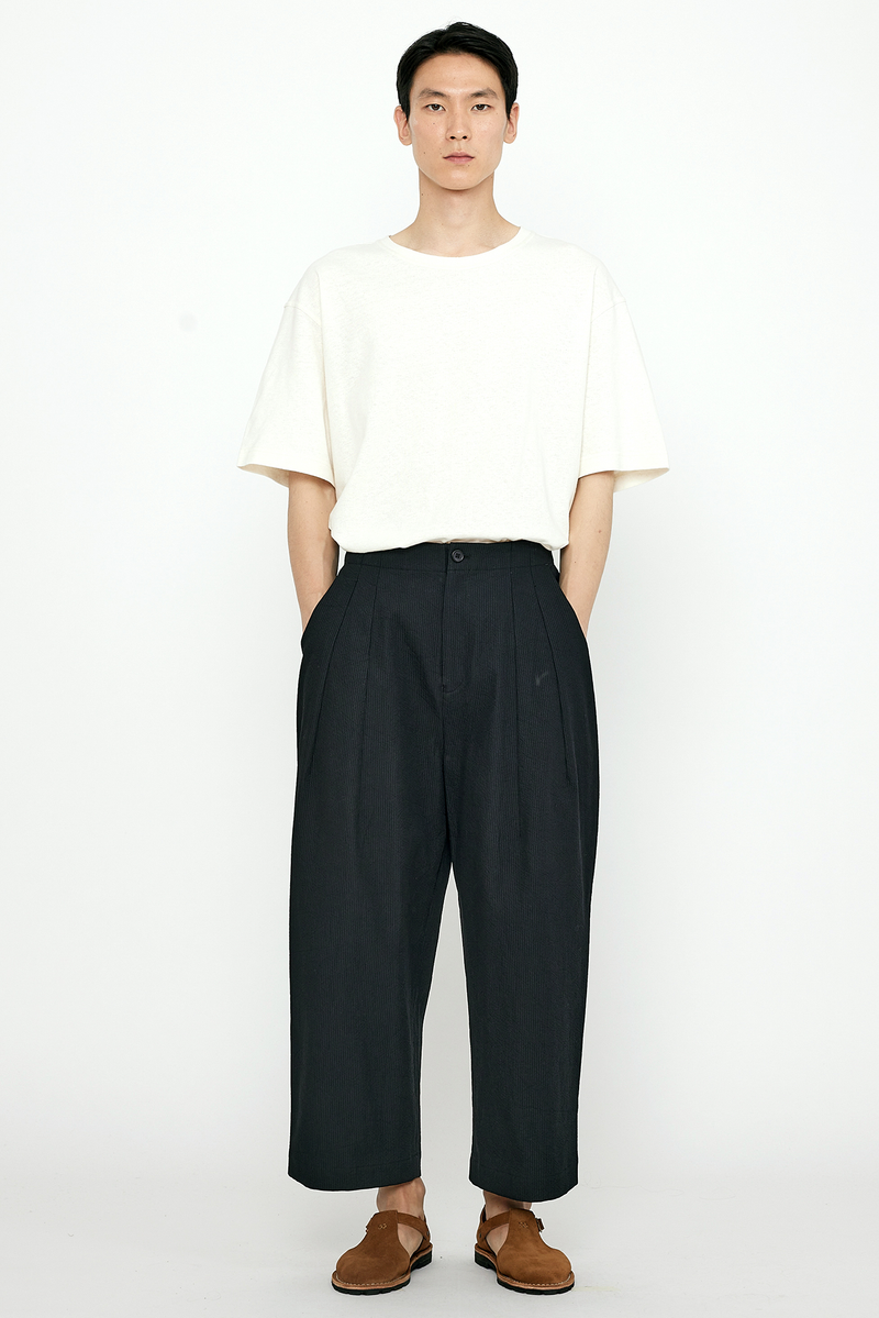 7115 By Szeki - Black Stripe Edition Pleated Trouser